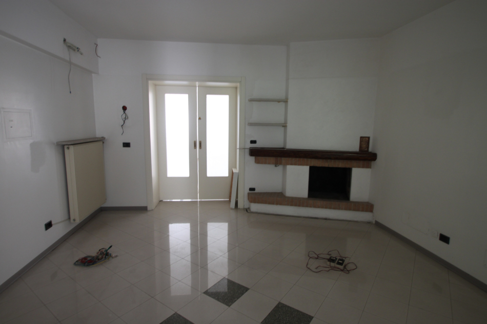 Casa accostata