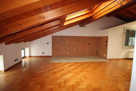 Casa accostata