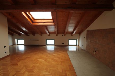 Casa accostata