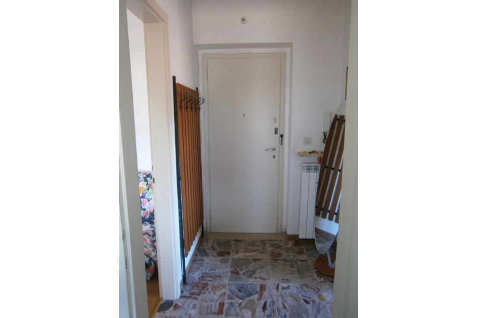 Appartamento mini con balcone e cantina