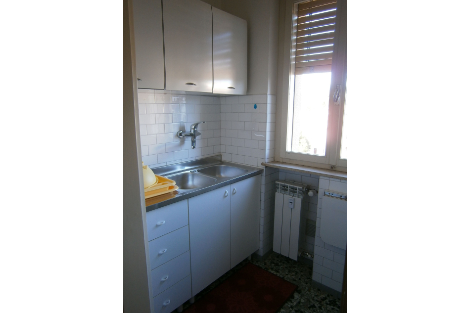 Appartamento mini con balcone e cantina