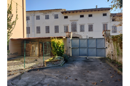 Casa accostata pluricamere