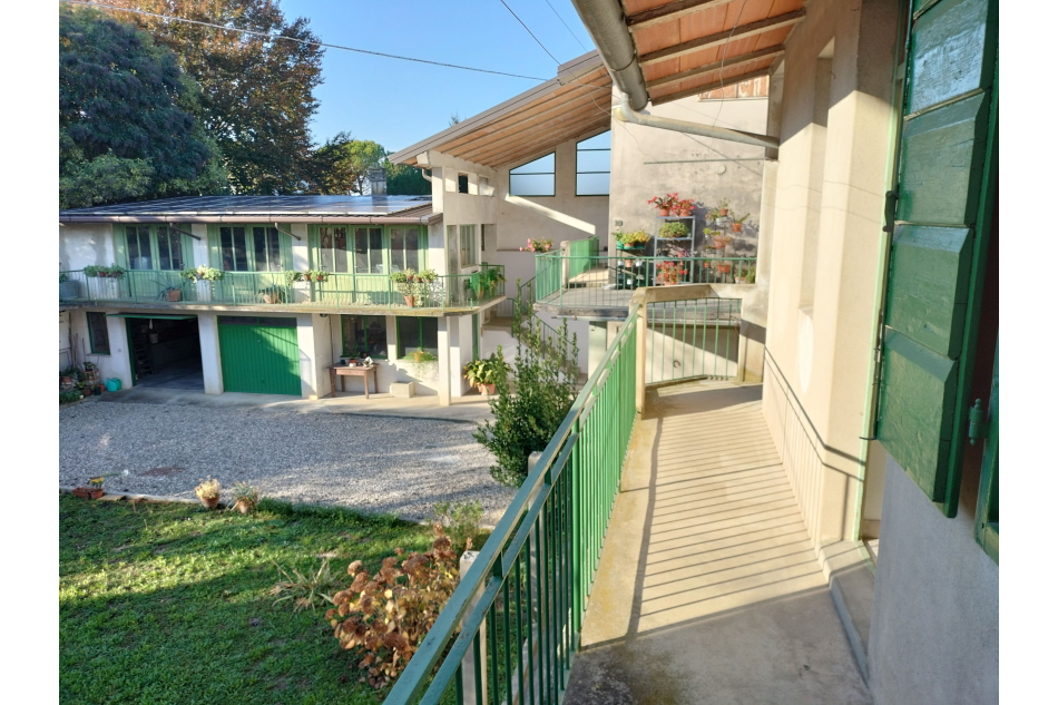 Casa accostata pluricamere