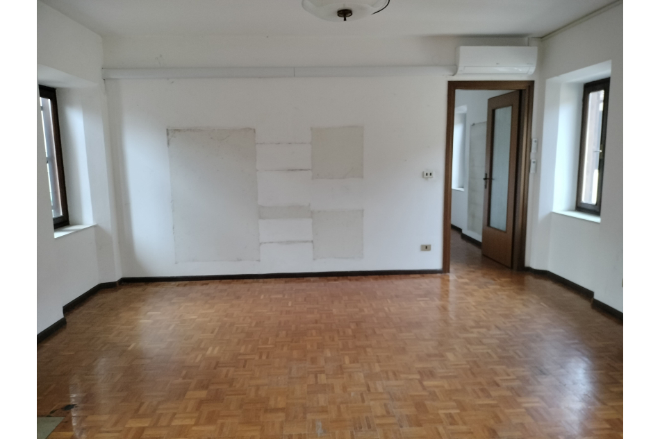 Appartamento bicamere da ristrutturare
