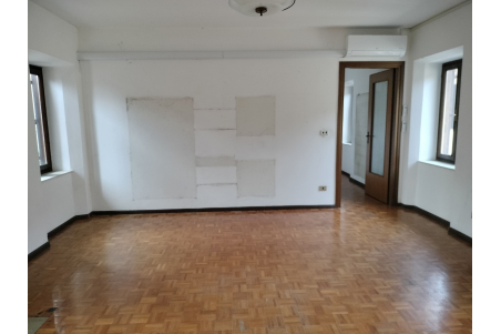 Appartamento bicamere da ristrutturare