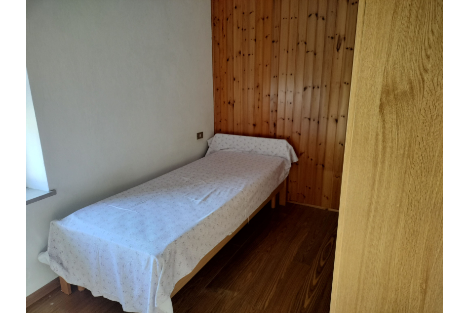 Casa indipendente con giardino e rimessa