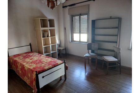 Casa indipendente con giardino e rimessa