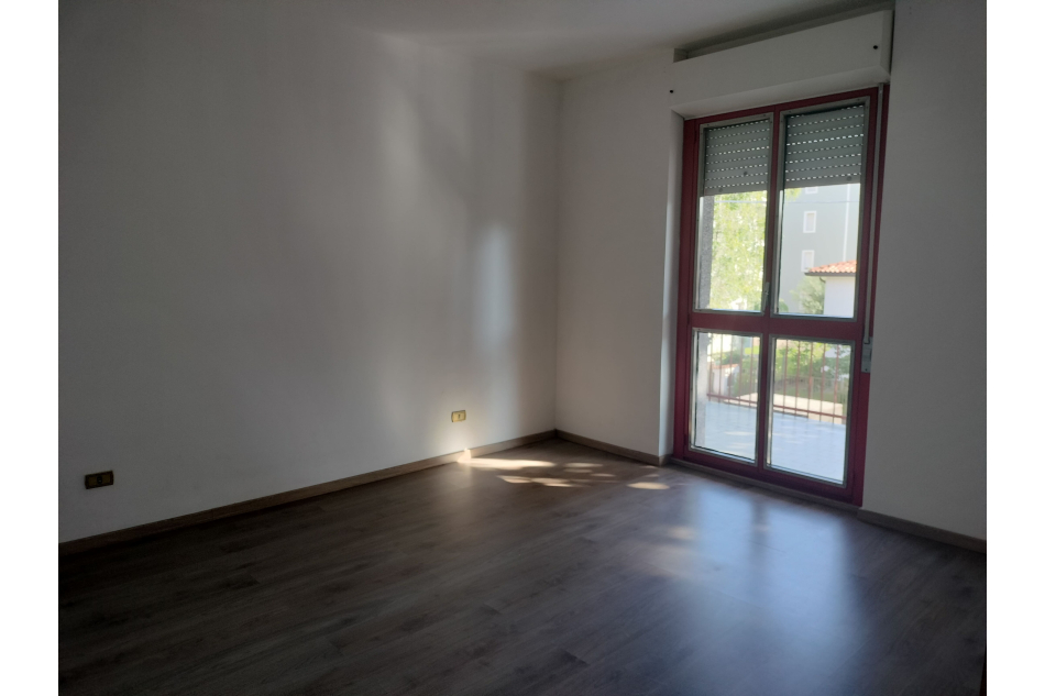 Appartamento bicamere con cantina e...
